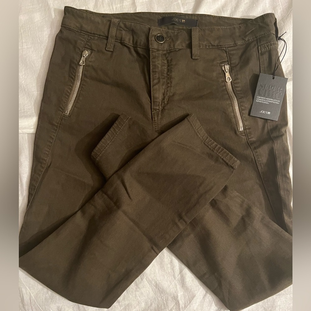 Joe’s Super Chic pant in olive